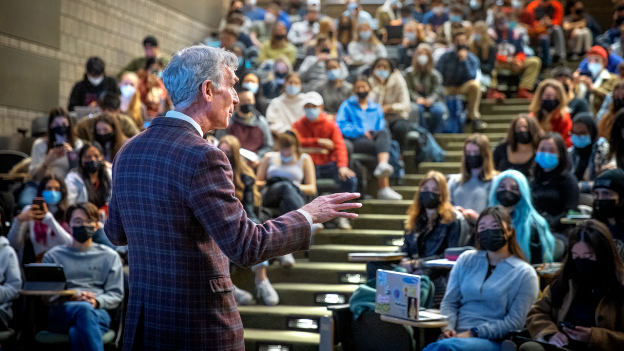 Bill Nye gives lecture to students